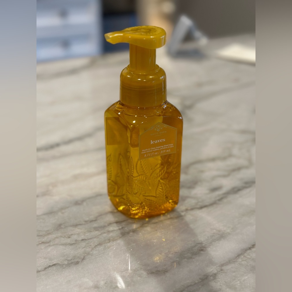 White Barn Leaves Hand Soap